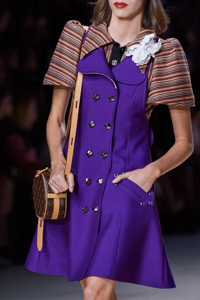 Look 94
